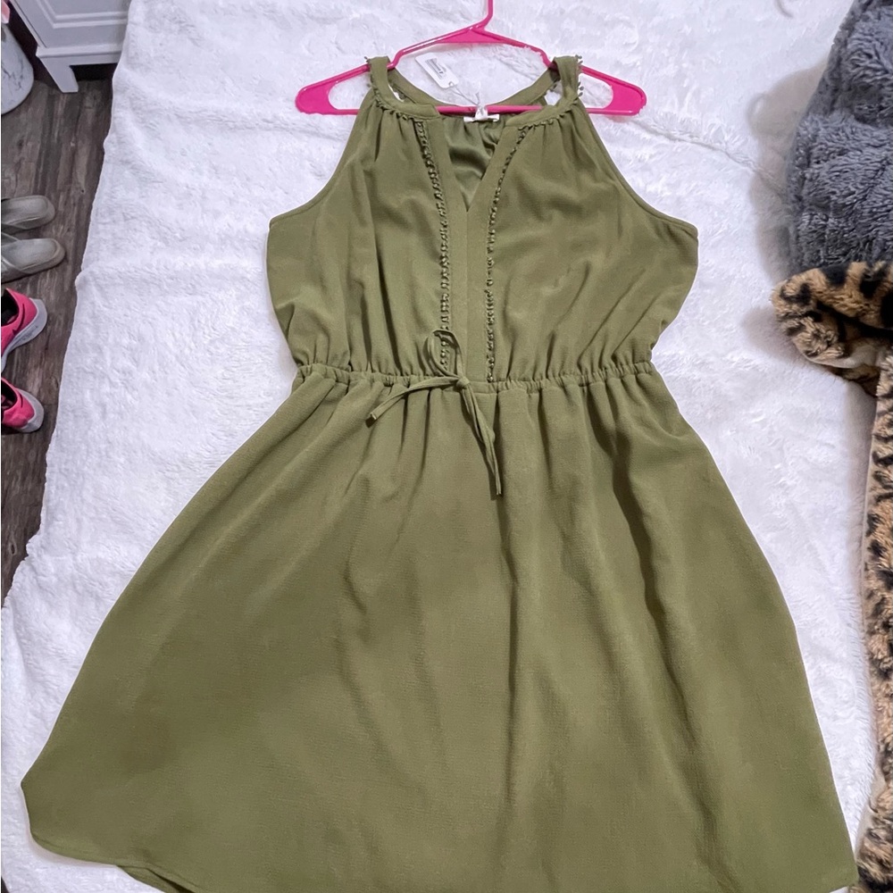 Elegant Olive Green Sleeveless Dress